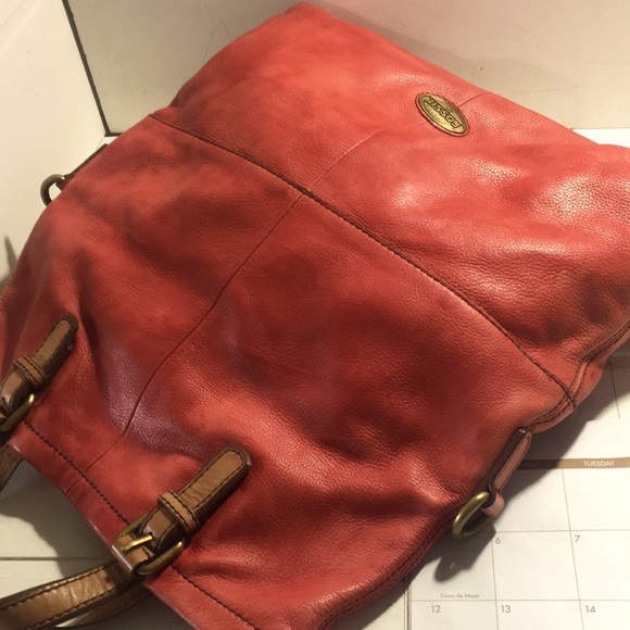 Vintage red leather Fossil Explorer shoulder overnight tote purse - Picture 7 of 10